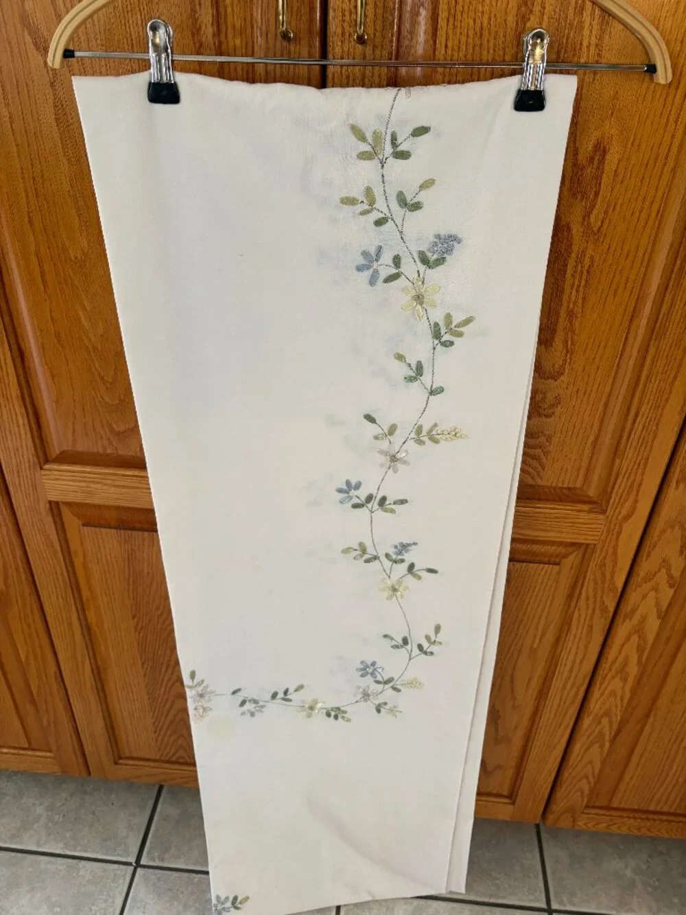 White Tablecloth  60